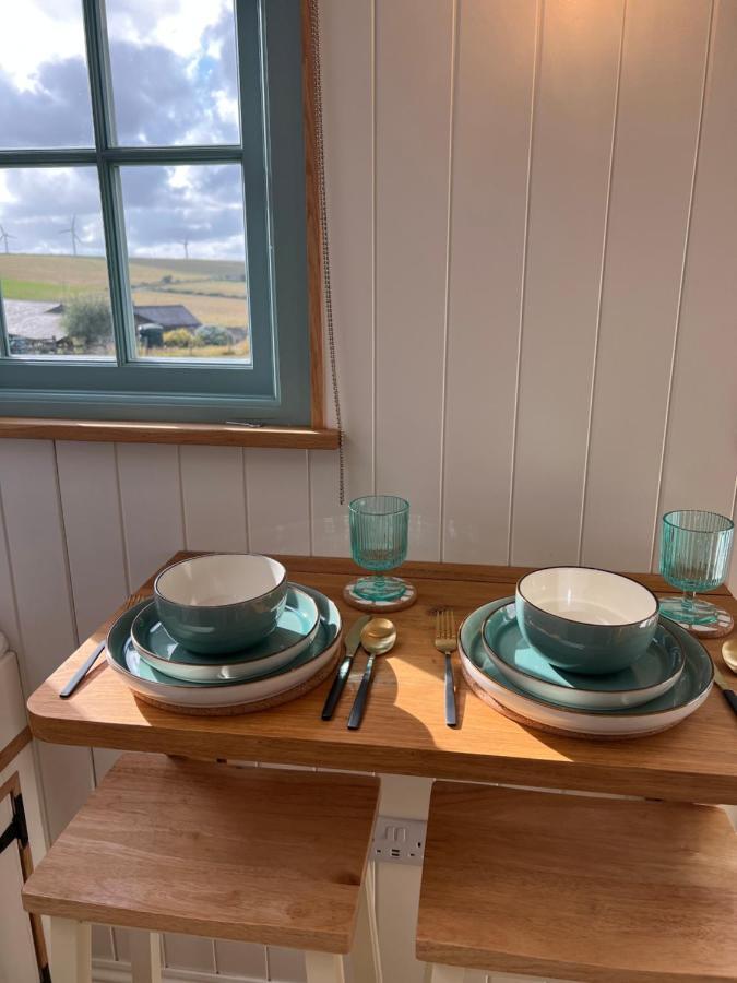 Toms Hut And Robins Rest Shepherd Huts Near Wadebridge Exterior foto