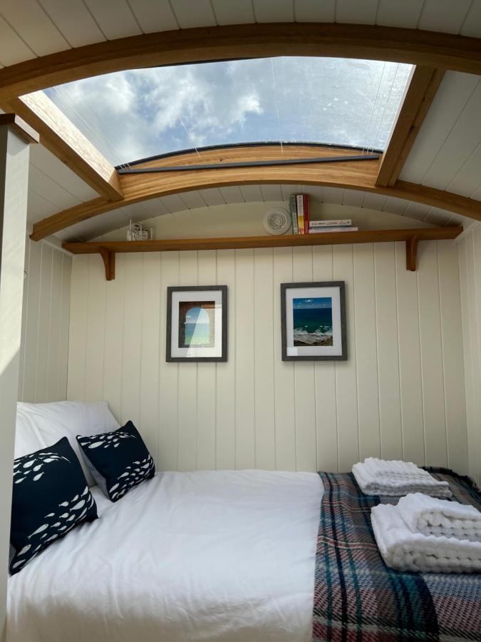 Toms Hut And Robins Rest Shepherd Huts Near Wadebridge Exterior foto
